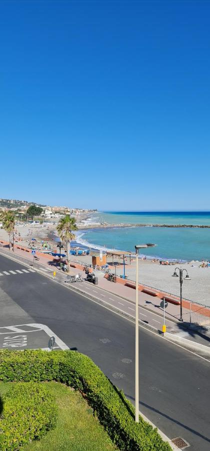 Mare Apartamento Ventimiglia Exterior foto